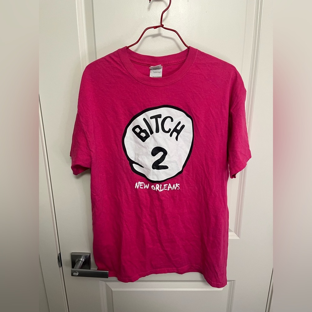 Gildan Men's Hot Pink Graphic Tee in size L